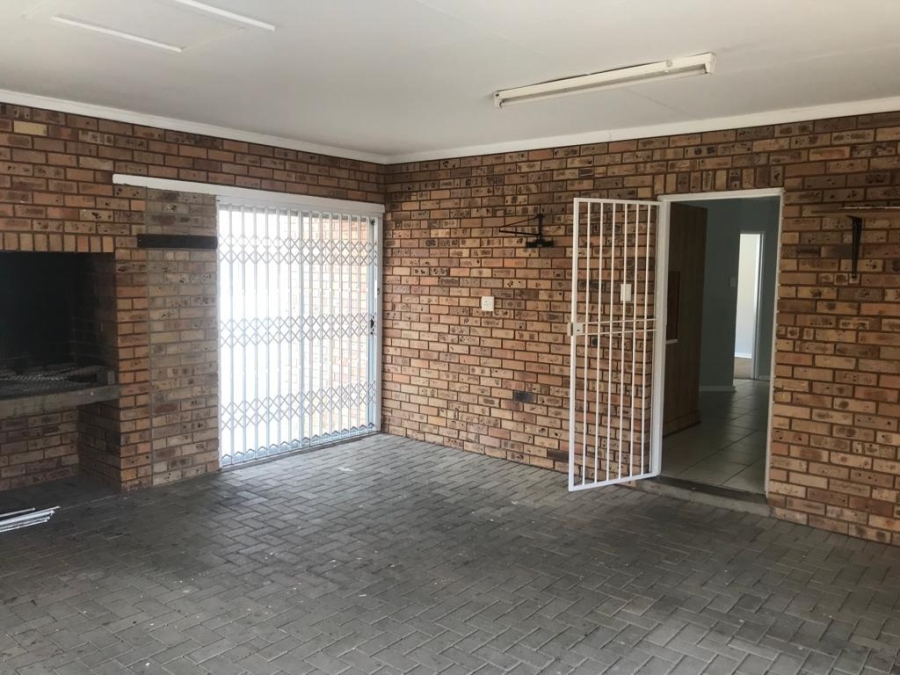 To Let 2 Bedroom Property for Rent in Langenhovenpark Free State